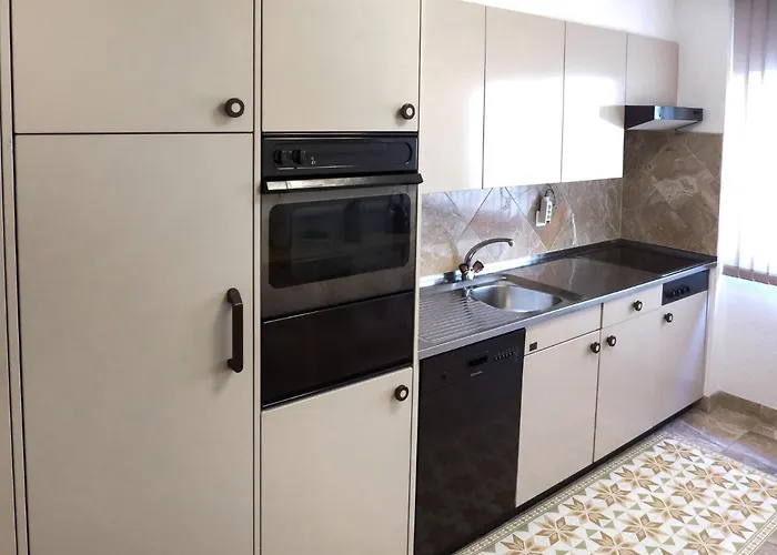 Miremont B7 By Interhome * 克莱恩 蒙塔纳