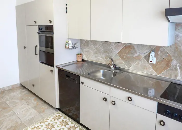 Miremont B7 By Interhome * 克莱恩 蒙塔纳